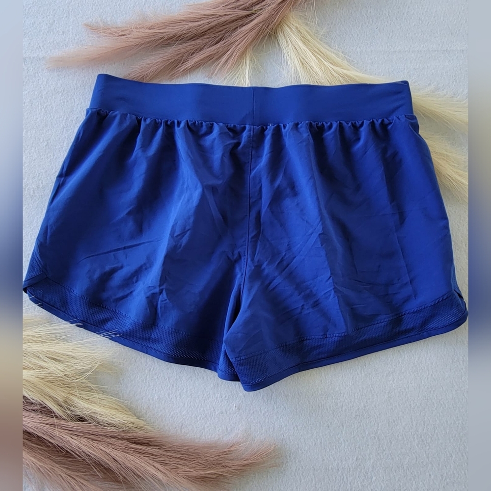 NEW Under Armour Women's 2XL Blue Athletic Shorts Loose Heatgear Solid - Picture 11 of 12